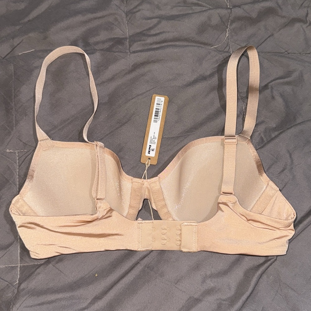 Skims weightless demi bra - Picture 3 of 3